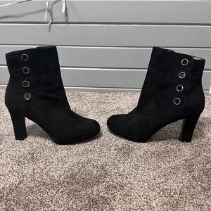 IMPO memory foam black boots